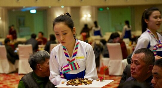 小姑娘VS大姐，誰才是受餐廳歡迎的員工？