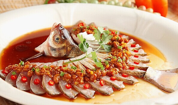 如果你是餐飲老板，如何吃下這700億的年夜飯？