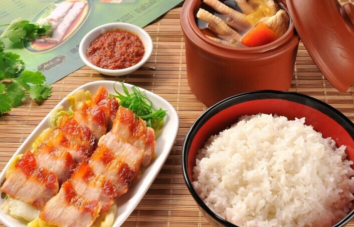 為啥說標(biāo)準(zhǔn)化是中式快餐品牌的魔咒？|餐飲界