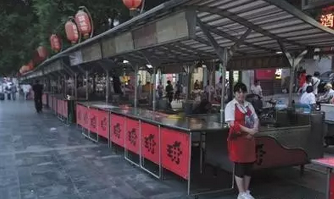 北京繁華商業(yè)區(qū)擠滿外地餐飲，老北京小吃全面萎縮