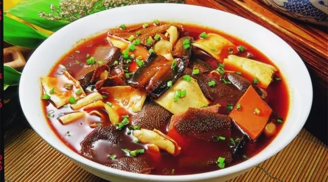 互聯(lián)網(wǎng)狂潮下被顛覆的餐飲業(yè)，死或等死？|餐飲界
