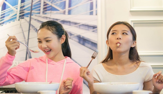 他靠四家門(mén)店+外賣 融資2千多萬(wàn)