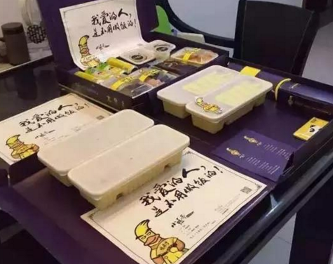 我是外賣小鴨哥，全聚德是我爹！