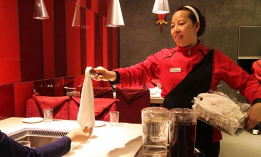 海底撈這些知名餐企是如何吸引到人才的？|餐飲界