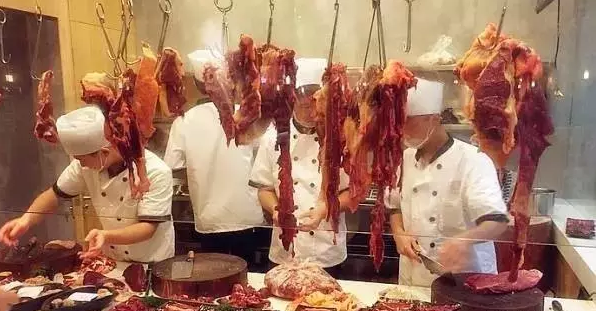 11月6日，“哞哞叫”和深圳名廚委員會的大師共同見證“牛”的傳奇
