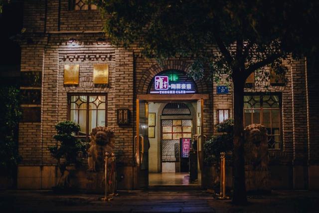 跨界做餐飲，單店日均流水43萬，已經(jīng)火爆了四年|餐飲界