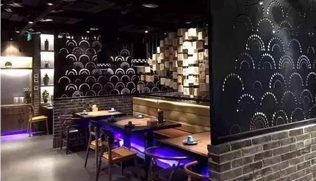 宮保雞丁烤魚，這道胡同深處的單品是多有個性