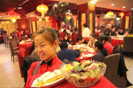 吃飯消費(fèi)102元，要求免零被拒絕，結(jié)果……|餐飲界