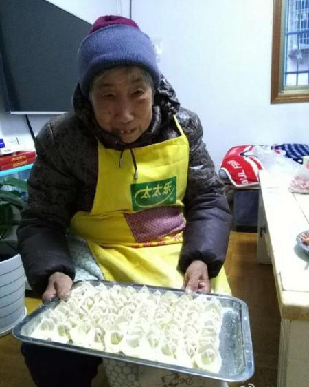 阿婆賣餛飩十年不漲價(jià) 阿婆：不為賺錢，只為消磨時(shí)光