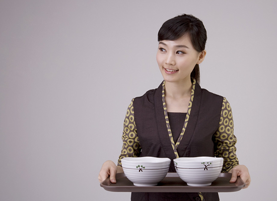 會(huì)說(shuō)就是火力，餐飲服務(wù)員的“說(shuō)話之道”|餐飲界
