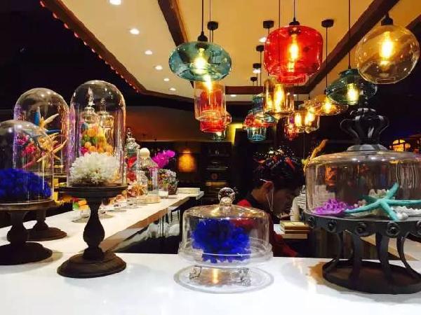 市場追捧“小奇特”，這家餐廳為啥偏要“大多全”？