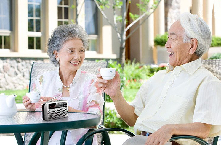 老年餐廳探索困難重重，華天“適老化”改造能否突圍？