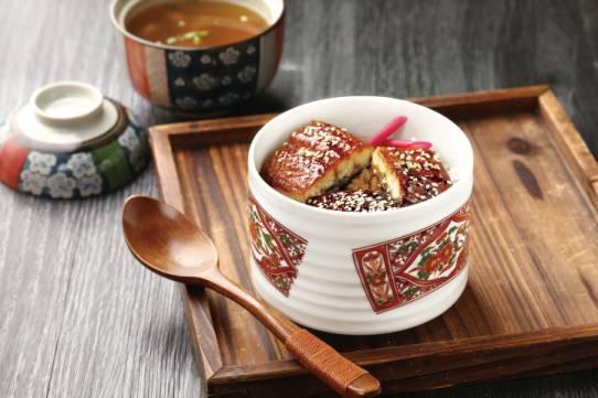 食材成本占了80%，他賠了1500萬；最終鰻步靠一款單品爆紅