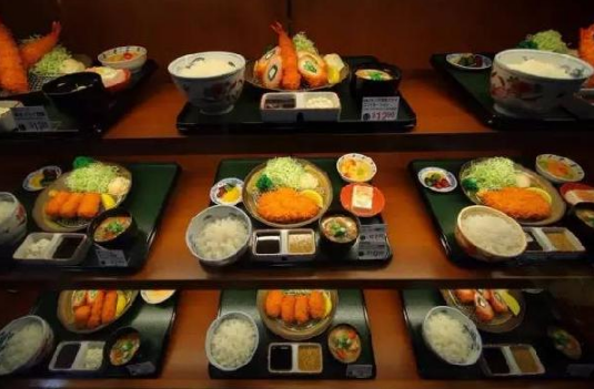 “展望2017”日本快餐業(yè)是齊頭并進(jìn)，還是互爭雄長？|餐飲界