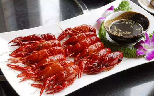 天未暖寧波餐飲店已開(kāi)賣小龍蝦 價(jià)格和去年基本持平