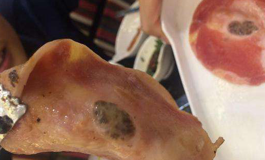 顧客在海口愛尚客餐廳吃到“惡心”烤肉？商家回應(yīng)：是積血肉