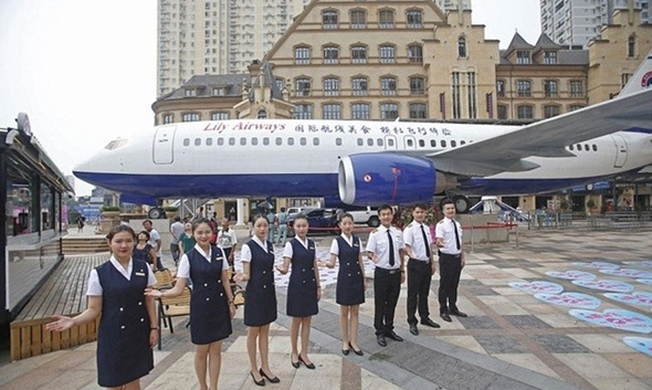 武漢最牛的飛機餐廳，300元可享受各國頭等艙餐飲和專業(yè)的空姐服務(wù)