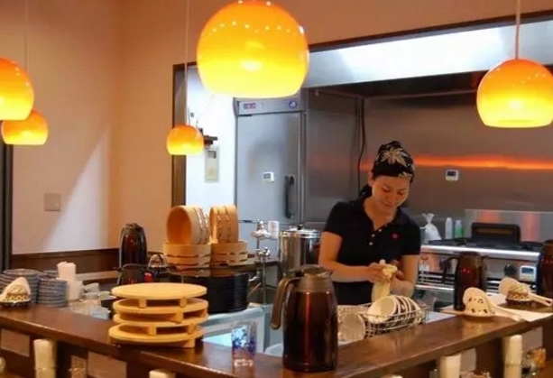 一人玩轉一家餐廳！這位日本女工程師把效率和眾包發(fā)揮到了極致