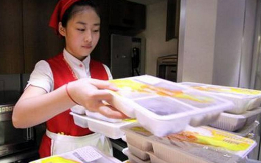 高鐵上可以訂外賣了！肯德基、麥當(dāng)勞、真功夫們率先“上車”！