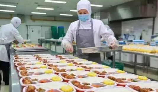 肯德基、真功夫率先“上車”，高鐵外賣這個蛋糕該怎么分？