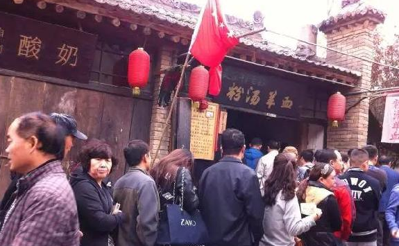 袁家村餐飲日營(yíng)業(yè)額200萬，為什么別人一模仿就死翹翹？