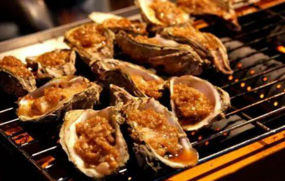 5000元開店賣生蠔，燒烤小伙2年成酒店集團(tuán)老總！秘訣就7個(gè)字！！