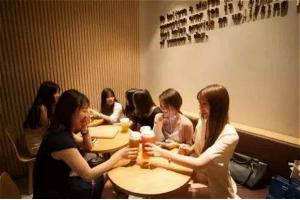 喜茶對(duì)話(huà)外婆家：現(xiàn)象級(jí)“網(wǎng)紅”與成熟品牌的選擇|餐飲界