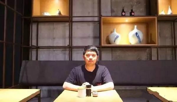 15歲債臺(tái)高筑，28歲開了一家全球最火米粉店，估值1億！