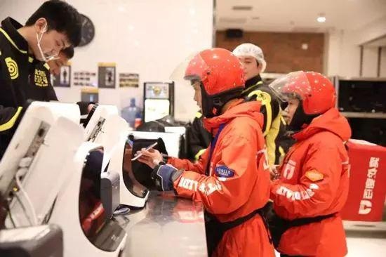 堂食向左、外賣向右，餐飲人正在被撕裂......你在哪邊？