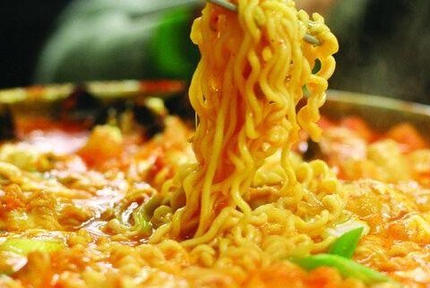 泡面三年少賣80億包，康師傅用什么打退外賣的進(jìn)攻？