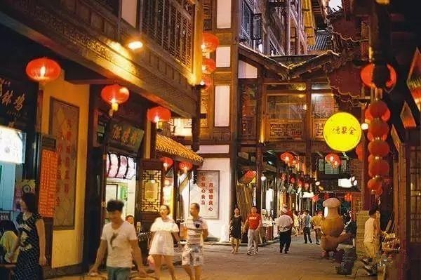 開業(yè)不久虧損50萬(wàn)，美食街選址的那些坑！