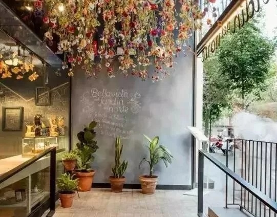 為什么燈光亮的餐廳反而生意不好？餐廳照明的門道你懂多少？