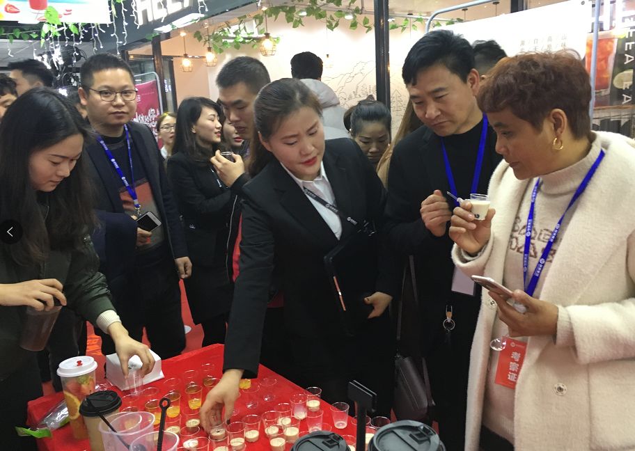 一夜之間火爆全國的烏龍煎，究竟做對了啥？
