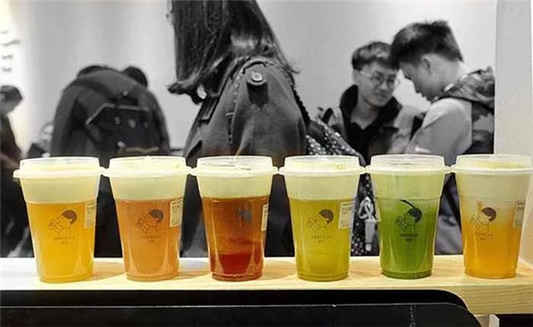 進商場、做營銷、拉投資......“喜茶們”真的很忙！|餐飲界