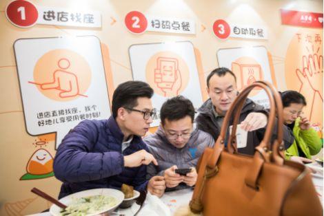 營業(yè)額漲逾40%、人效翻3倍！詳細解剖五芳齋無人智慧餐廳是如何誕生的