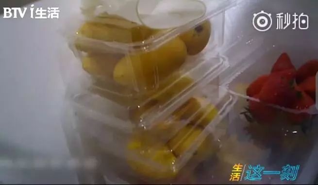 觸目驚心！記者臥底網(wǎng)紅店，你愛喝的這些飲料，連店員都覺得惡心
