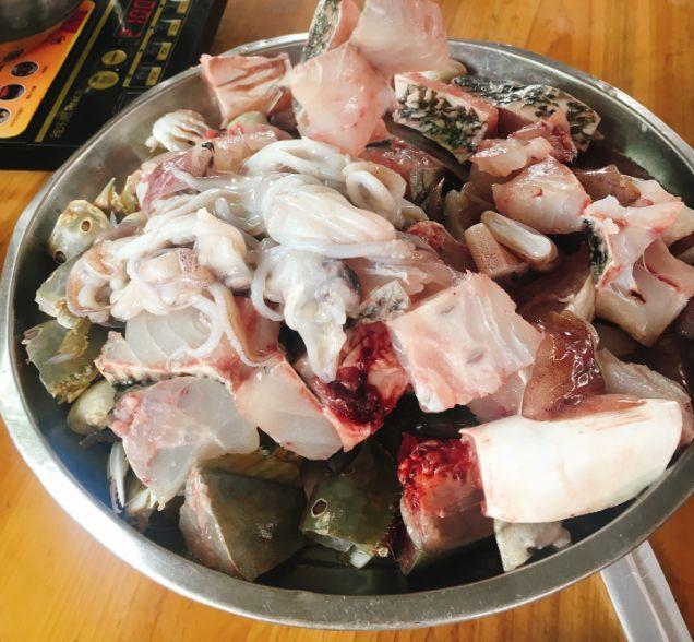 只賣一道清水煮“菜”，它卻火了20年