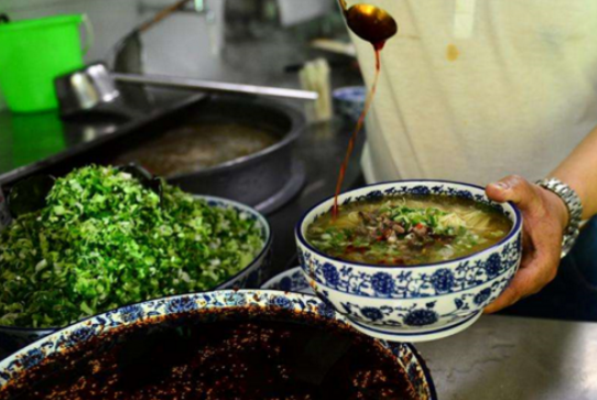 一碗上進(jìn)的牛肉面！上海、杭州、蘇州三地青海拉面店摁下互聯(lián)網(wǎng)+的增收“快進(jìn)鍵”