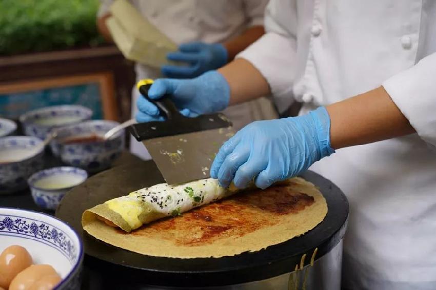 煎餅馃子出標(biāo)準(zhǔn)，薄餅直徑不小于38cm！網(wǎng)友：以后還能加辣條么？