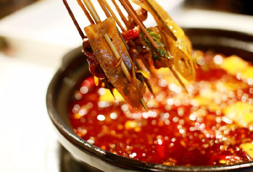 一串難求， 京城最火串串香，單店日賣2萬(wàn)串