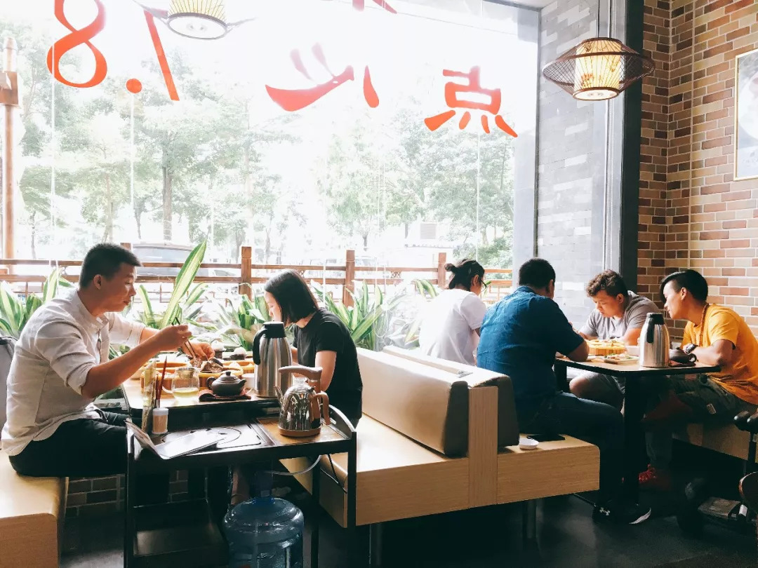 星巴克、西貝、呷哺呷哺……　大牌來了！社區(qū)餐飲正在逆襲？