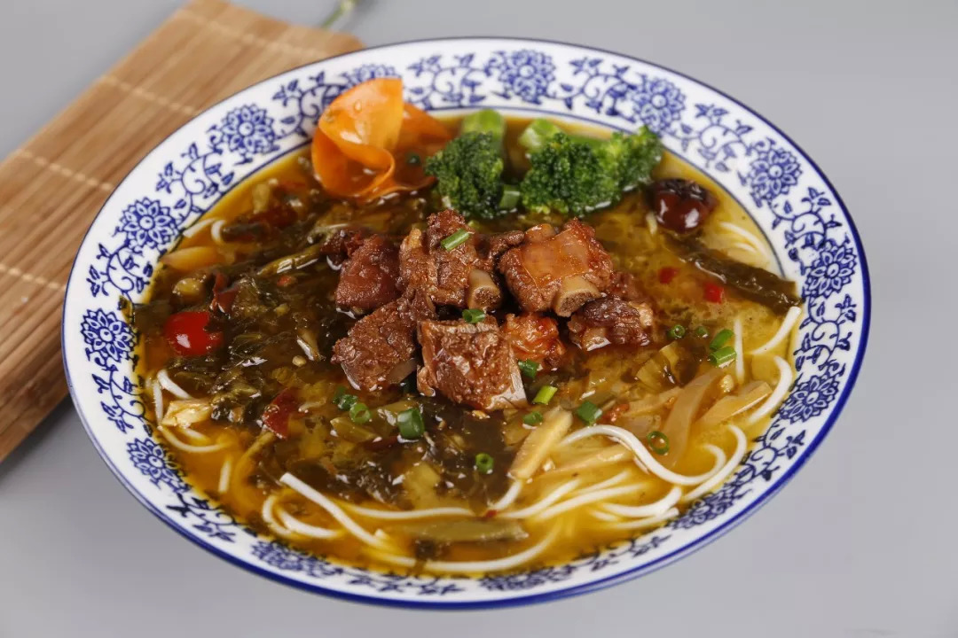 為什么摳門的餐飲老板容易賺大錢，大方的卻都關(guān)門了？