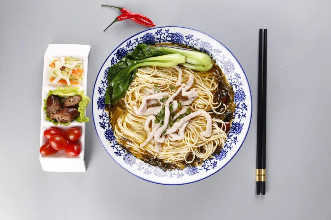 “被人忽悠”開飯店，20萬打水漂，最后他總結(jié)了一句話