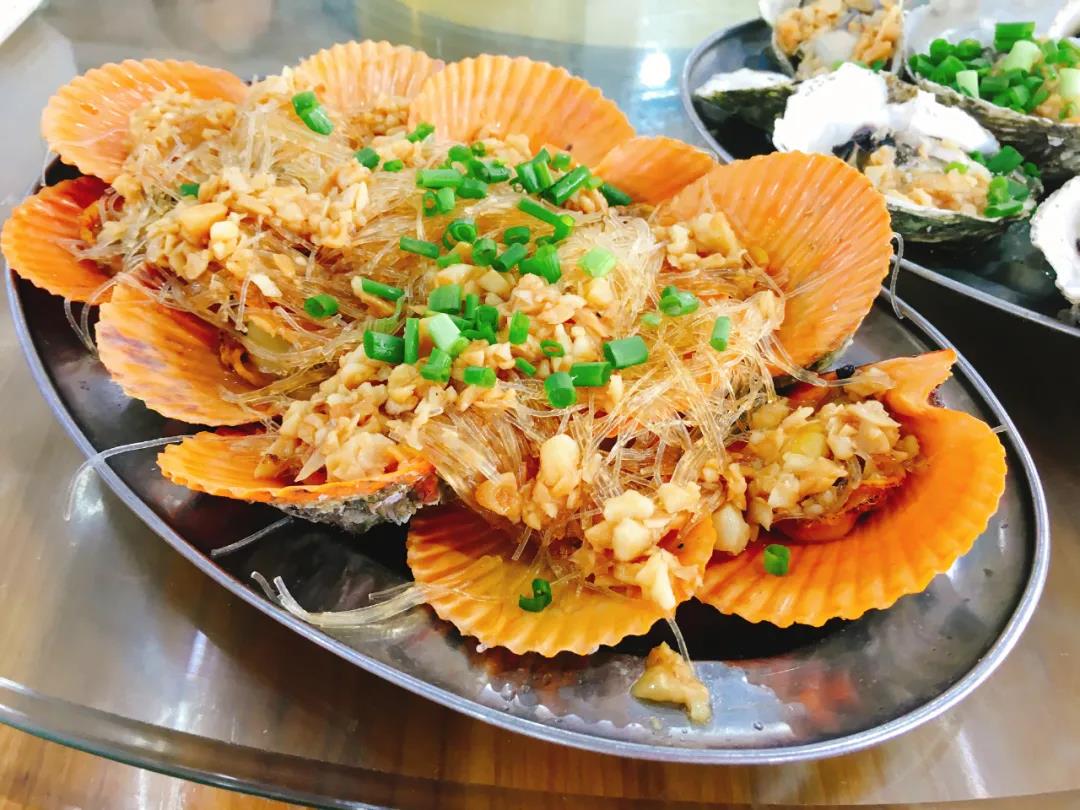餐飲大事件201期｜瑞幸咖啡開賣口紅、面膜；必勝客或關(guān)店300家；海底撈進(jìn)軍“團(tuán)餐”|餐飲界