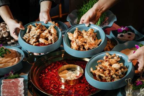 天天排隊(duì)店店爆滿，蛙二爺憑什么有如此大的吸引力？