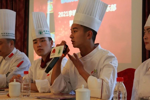 3個(gè)月當(dāng)上炒鍋領(lǐng)班，李錦記助00后小伙"北漂"學(xué)廚獲新生