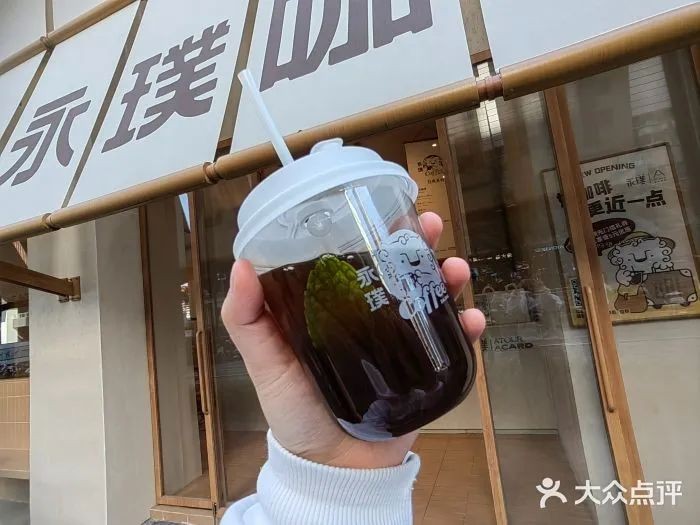 三頓半和瑞幸的相遇，是業(yè)態(tài)重塑還是渠道延伸？