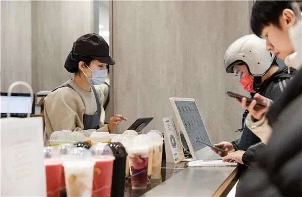 日銷3500杯，日入6萬元，喜茶“事業(yè)合伙”首戰(zhàn)告捷|餐飲界