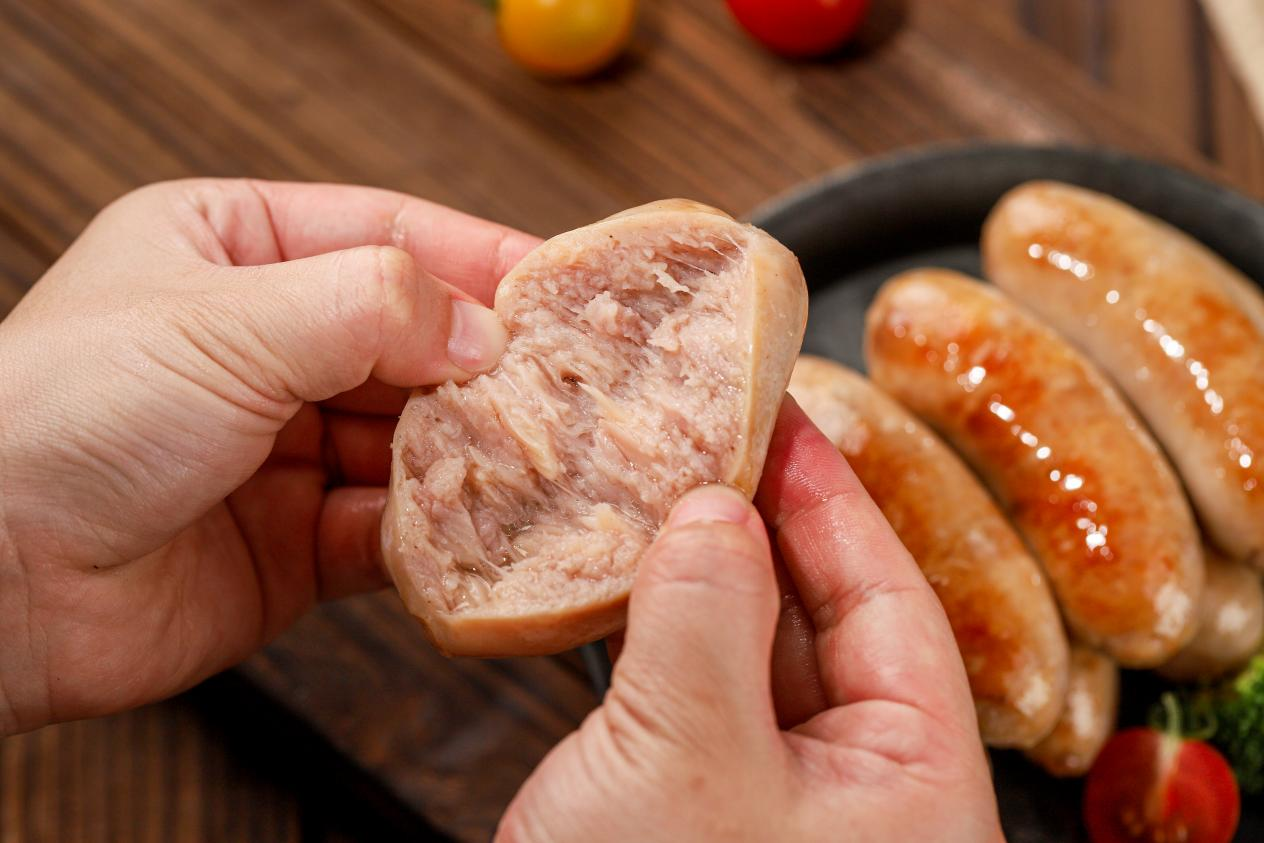 全網(wǎng)銷量第一、復(fù)購第一、口碑第一！風(fēng)靡吃貨界的皇家小虎究竟憑什么？|餐飲界