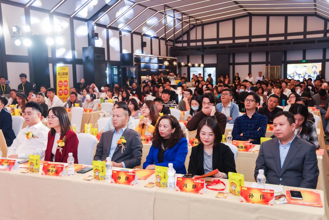 板栗界的“炒王”！上海小伙年炒20噸，勇奪板栗炒制大賽冠軍